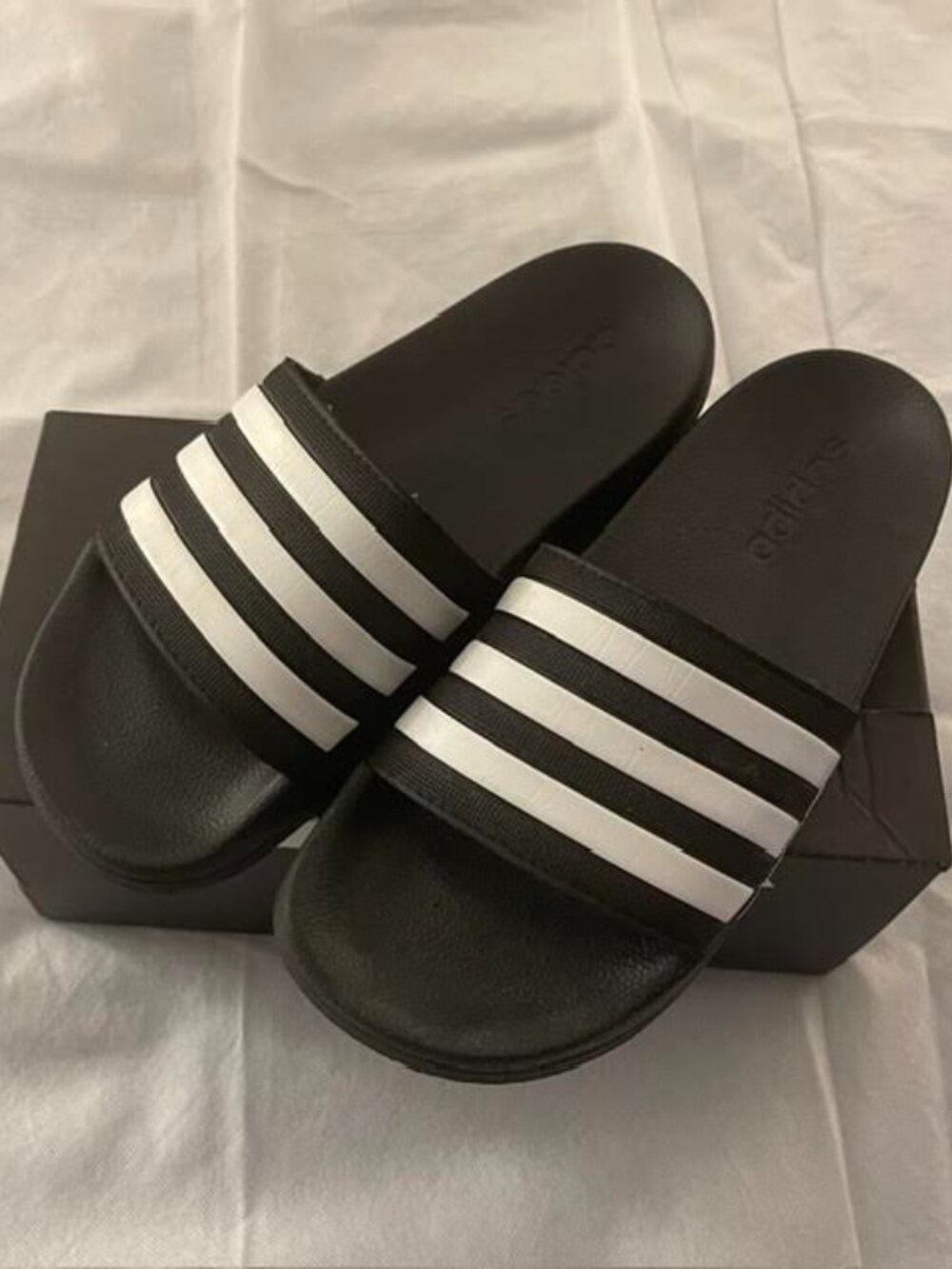 Boy's Adidas Adilette Slides – Size 4 (US) / UK 4 / EU 36